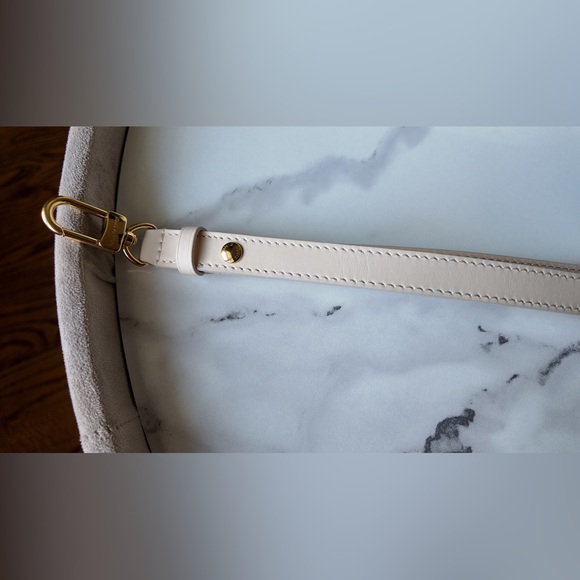 Louis Vuitton Multi Pochette Accessoires Cream - Picture 6 of 11